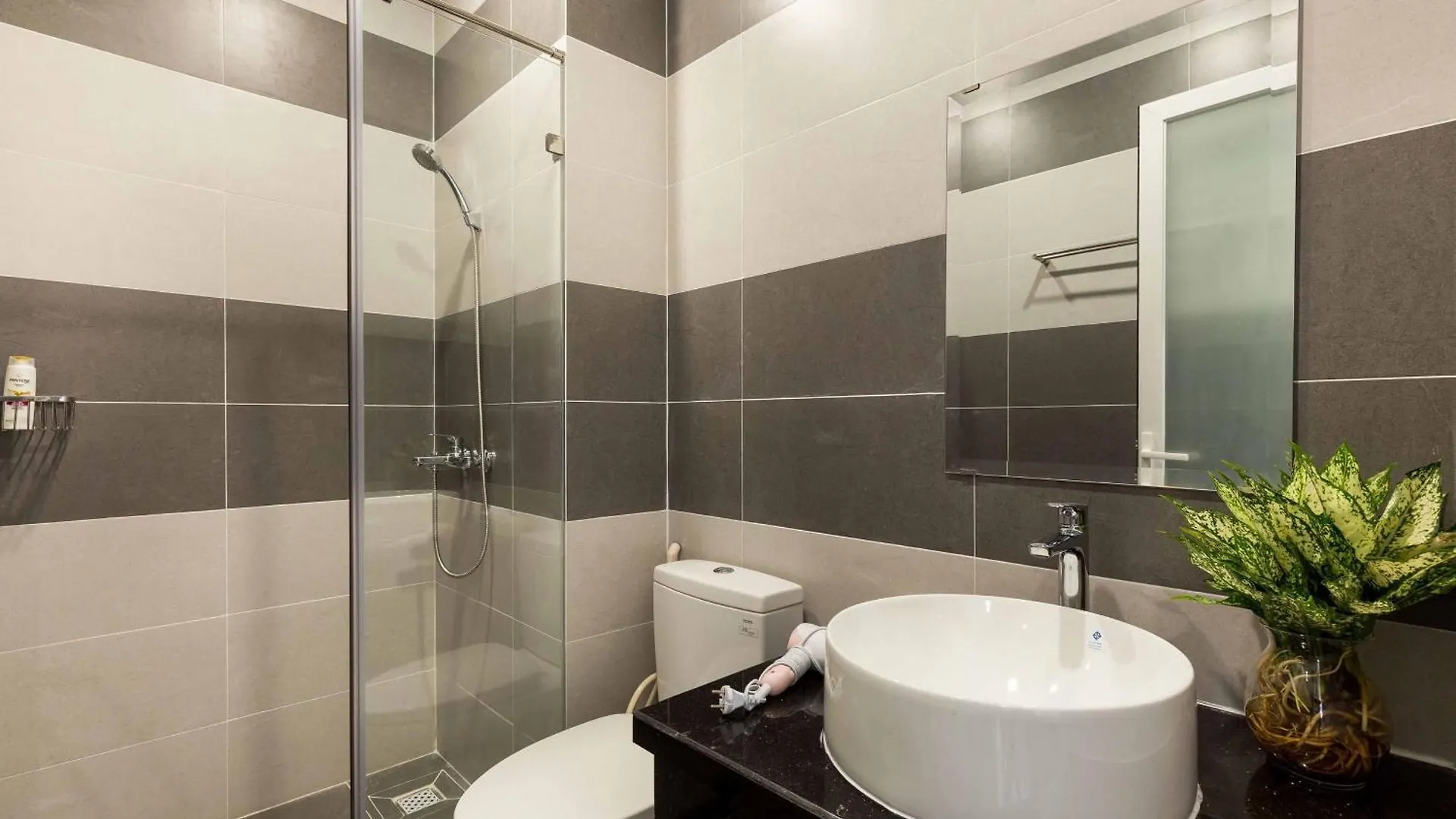 Yours Apartment - Airport Ho Chi Minh City 0*,  Vietnam