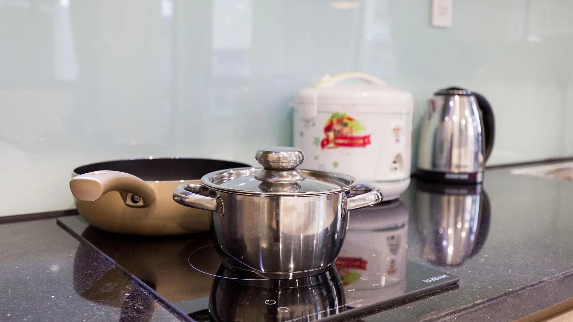 Yours Apartment - Airport Ho Chi Minh City 0*,  Vietnam