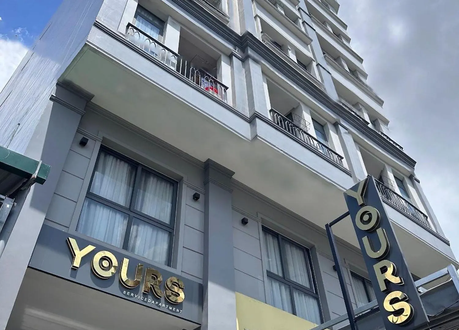 Yours Apartment - Airport Ho Chi Minh City