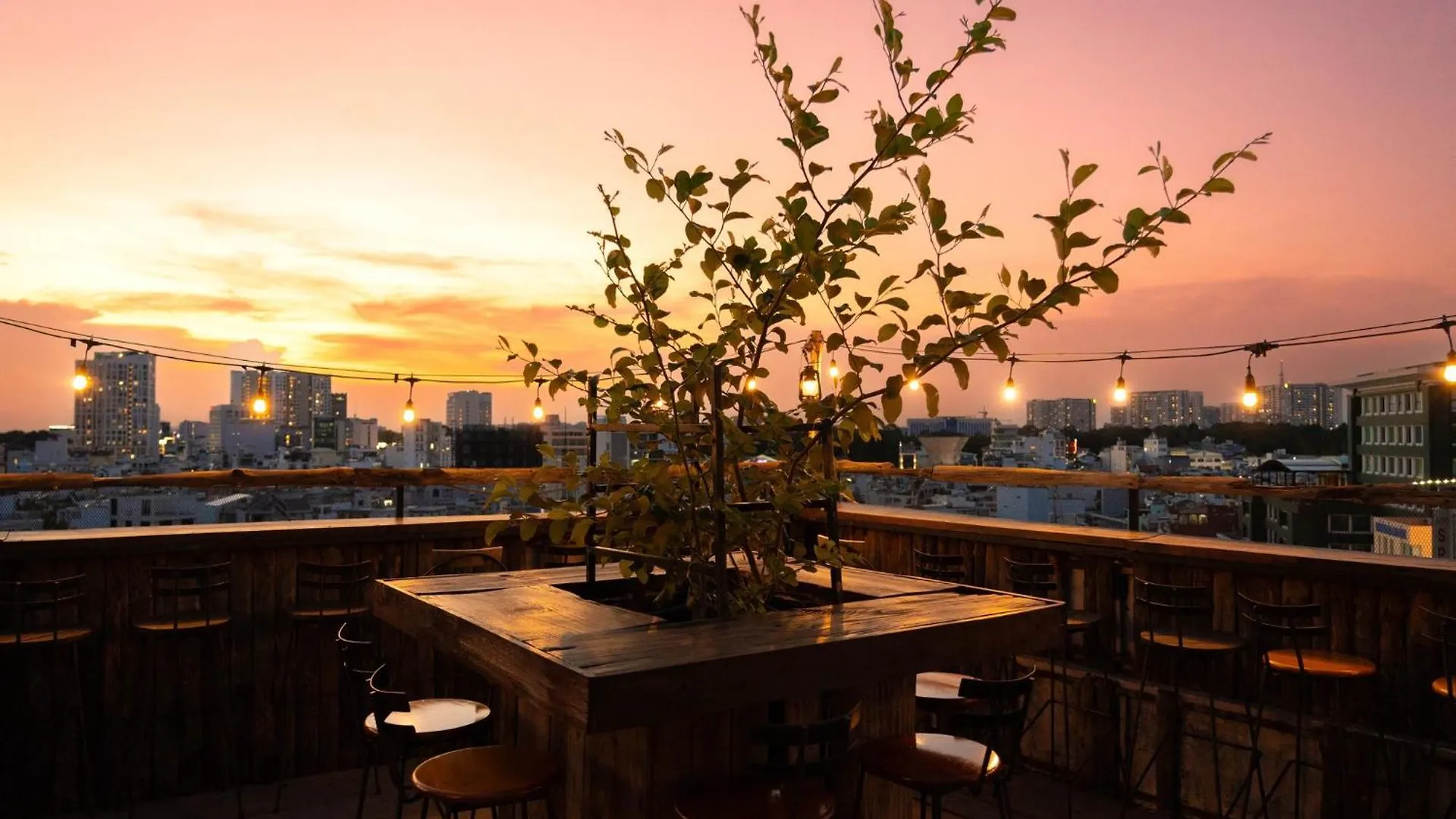 Yours Apartment - Airport Ho Chi Minh City